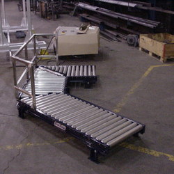 Gravity_roller_conveyor_01